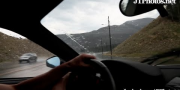 Водитель с лысой резиной на Ferrari F430 теряет контроль над авто в дождь