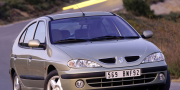 Фото Renault Megane Hatchback 1999-2003