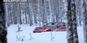 Ferrari FF ищет сплочение в снегу