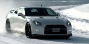Nissan 2014 GT-R против 370Z Coupe и Infiniti FX на снегу