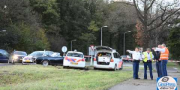 Голландские полицейские на VW Touran MPV преследуют лихача