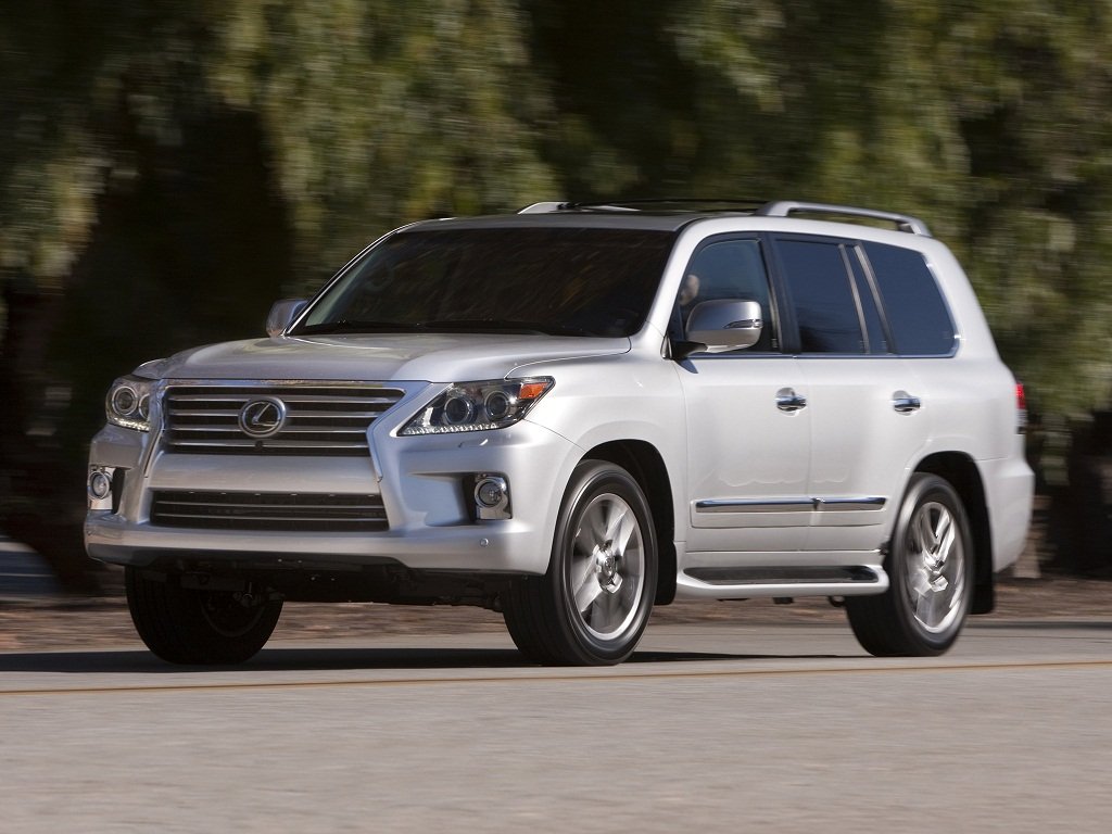 Автомобиль Lexus LX 570