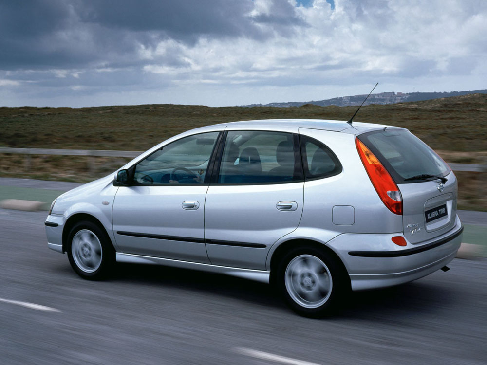 Nissan Almera Tino 2000