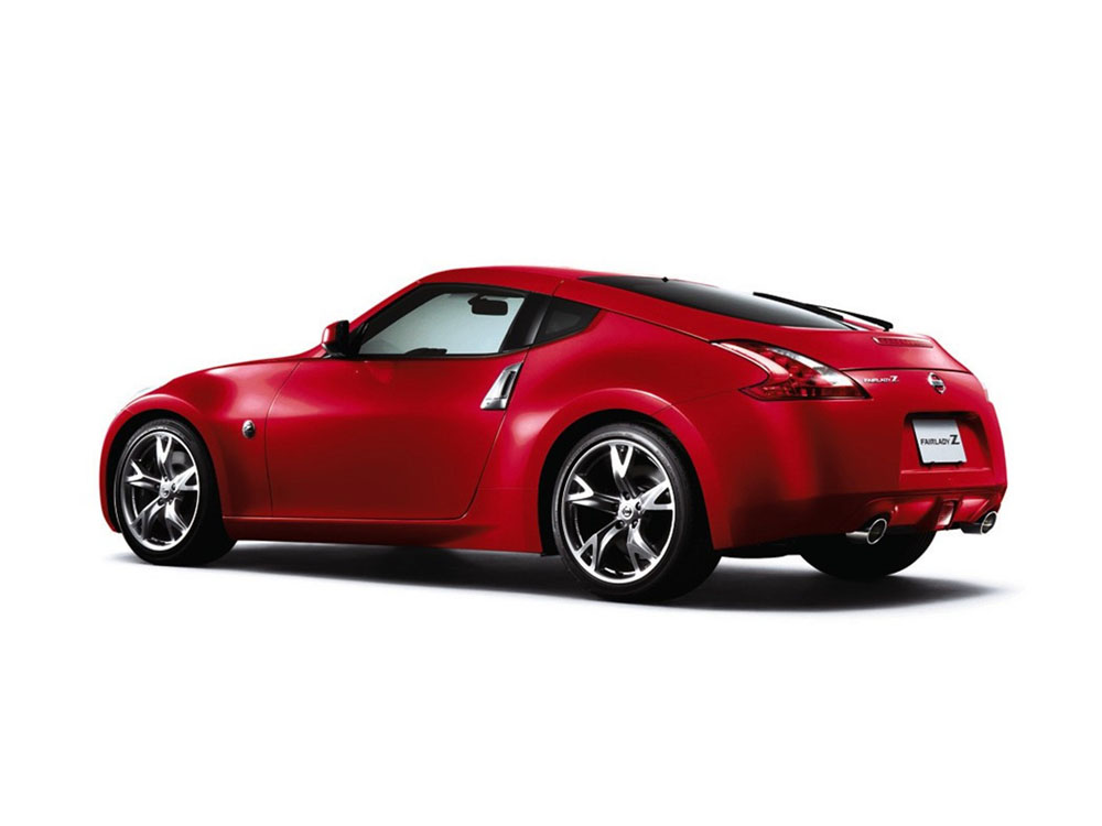 Ниссан 370z красный