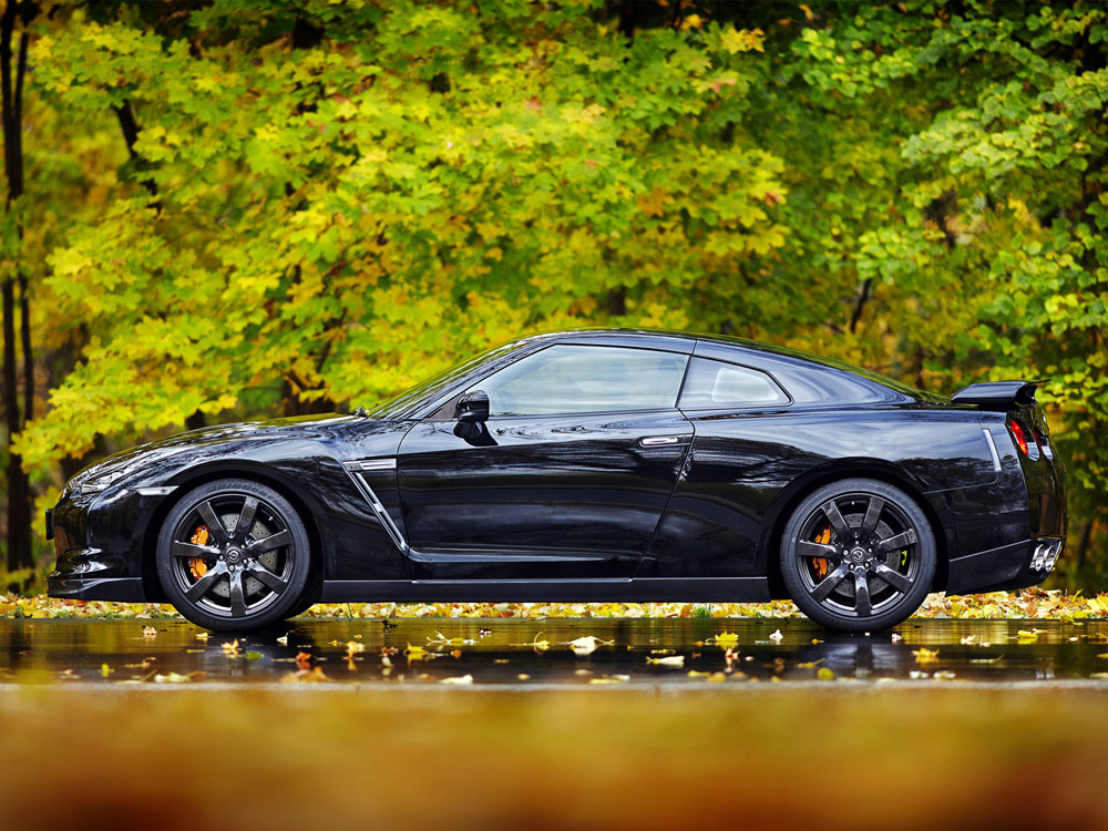 Nissan GTR Black 2012