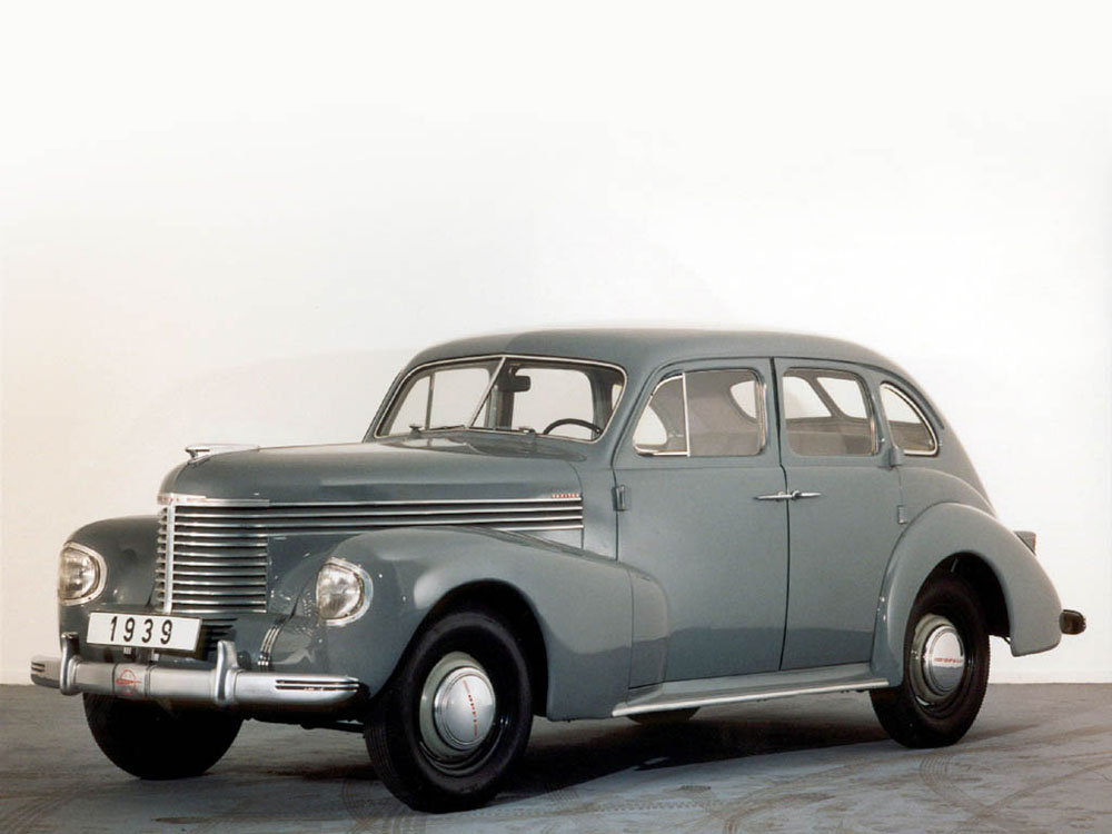 Opel-kapitan-1939-40-Photo-01.jpg